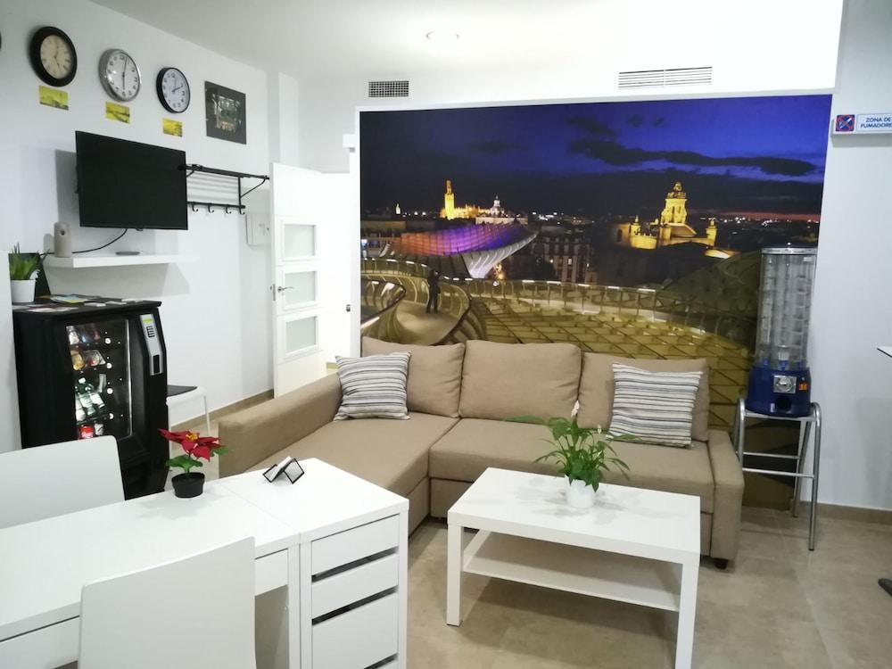 Sunnylivings Hotel เซบีญา ภายนอก รูปภาพ